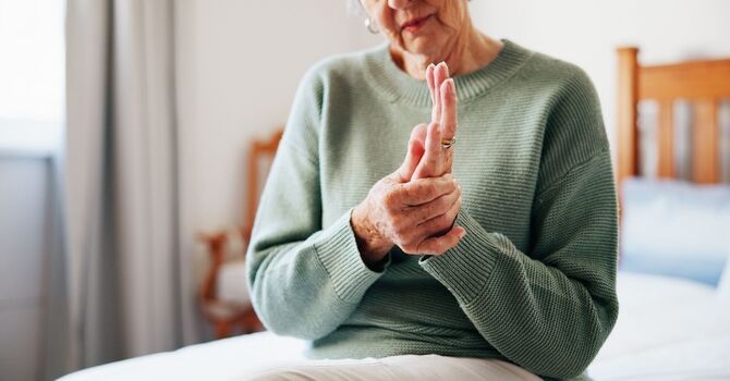 Can a Chiropractor Help With a Pinched Nerve? Relieve Your Pain Naturally.